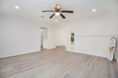 1903 Little Street, La Marque, TX 77568 - Photo 4