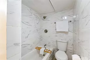 2100 Tanglewilde St, Houston, TX 77063 - Photo 14