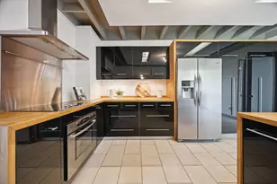 230 E 25th St, Houston, TX 77008 - Photo 14