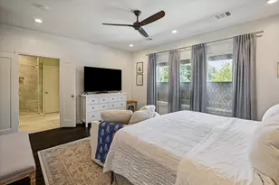 230 E 25th St, Houston, TX 77008 - Photo 30