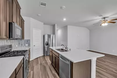 827 Cloverdale Drive, Rosharon, TX 77583 - Photo 6