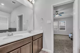 827 Cloverdale Dr, Rosharon, TX 77583 - Photo 14