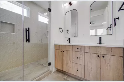 1308 Tarley Street #A, Houston, TX 77009 - Photo 16