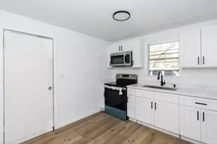 211 W South St, Alvin, TX 77511 - Photo 20