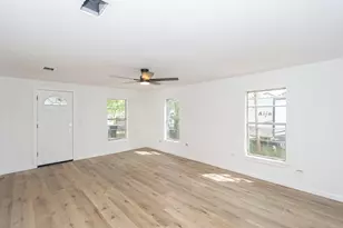 211 W South St, Alvin, TX 77511 - Photo 16