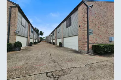 9800 Pagewood Lane #3006, Houston, TX 77042 - Photo 2