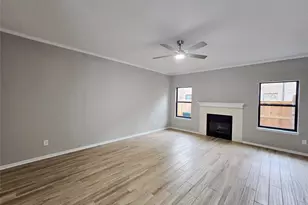 9800 Pagewood Ln, Houston, TX 77042 - Photo 10
