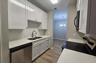 9800 Pagewood Ln, Houston, TX 77042 - Photo 18