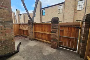 9800 Pagewood Ln, Houston, TX 77042 - Photo 34