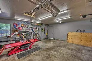 1026 Atchison St, Sealy, TX 77474 - Photo 32