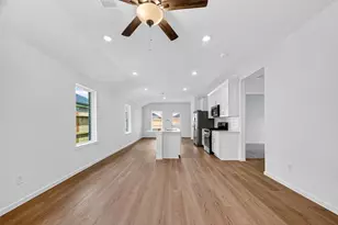 3529 Longhorn Vly St, League City, TX 77511 - Photo 8
