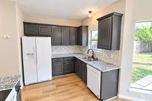 594 Sycamore Dr, Conroe, TX 77302 - Photo 8