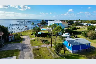 1116 6th Street, San Leon, TX 77539 - Photo 2