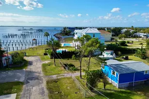 1116 6th St, San Leon, TX 77539 - Photo 2