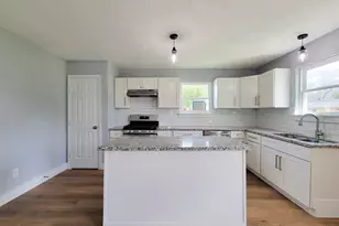 4538 Clover St, Houston, TX 77051 - Photo 10