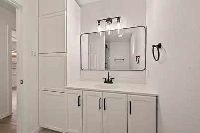 5763 Thrush Drive, Houston, TX 77033 - Photo 16