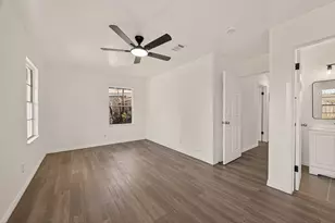 5763 Thrush Dr, Houston, TX 77033 - Photo 20