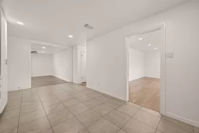 5763 Thrush Drive, Houston, TX 77033 - Photo 10