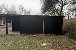 7070 Brace St, Houston, TX 77061 - Photo 16