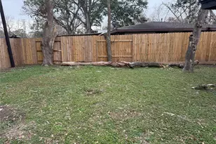 7070 Brace St, Houston, TX 77061 - Photo 18