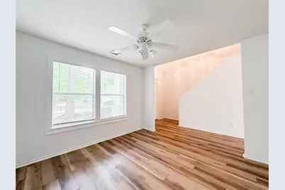 11 Orion Star Court, The Woodlands, TX 77382 - Photo 8