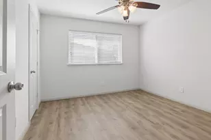 6022 Beaudry Dr, Houston, TX 77035 - Photo 18