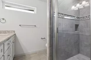 6022 Beaudry Dr, Houston, TX 77035 - Photo 16