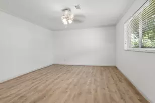 6022 Beaudry Dr, Houston, TX 77035 - Photo 20