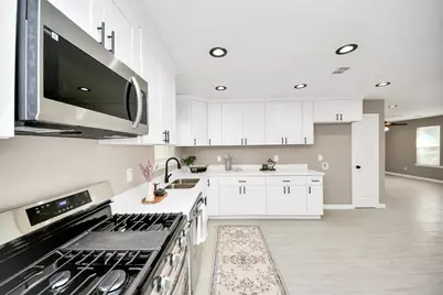 5639 Westover Street, Houston, TX 77033 - Photo 28