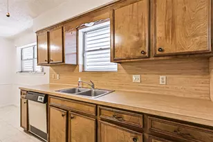 1426 Scott St, La Marque, TX 77568 - Photo 16