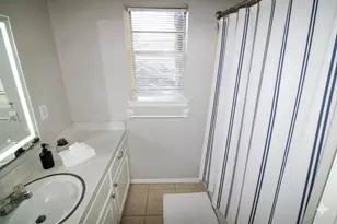 1305 Adams St, Conroe, TX 77301 - Photo 4