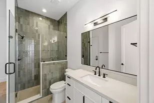 1642 Norfolk St, Houston, TX 77006 - Photo 32