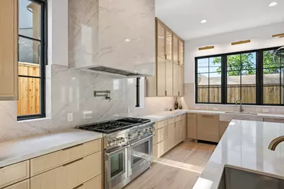 1642 Norfolk Street, Houston, TX 77006 - Photo 18