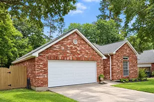 4006 Hunnington Dr, Conroe, TX 77303 - Photo 2