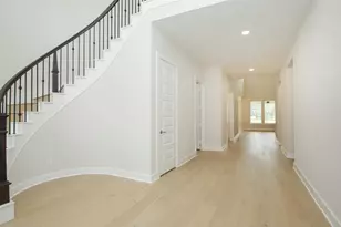 8018 Hingham Ln, The Woodlands, TX 77389 - Photo 4