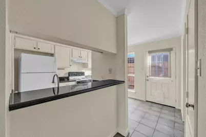 6111 Beverly Hill Street #3, Houston, TX 77057 - Photo 10