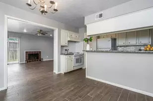 11500 Meadow Ln, Houston, TX 77477 - Photo 8