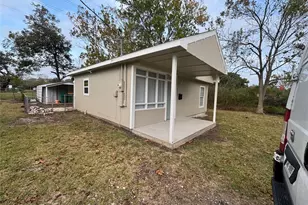 2410 Jackson St, La Marque, TX 77568 - Photo 2