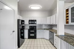 921 Marine Dr, Galveston, TX 77550 - Photo 4