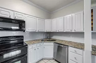 921 Marine Dr, Galveston, TX 77550 - Photo 8