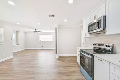 5622 Canterway Drive, Houston, TX 77048 - Photo 8