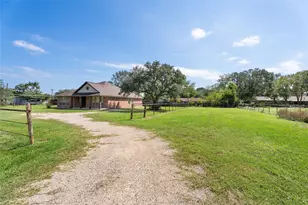 119 Hackberry St, Louise, TX 77455 - Photo 2