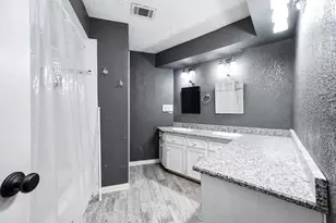 10 Kenny Ct, Alvin, TX 77511 - Photo 20