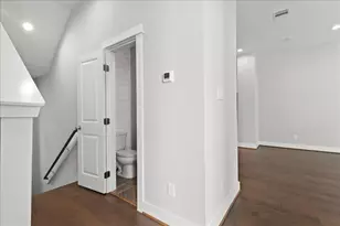 760 W Donovan St, Houston, TX 77091 - Photo 8