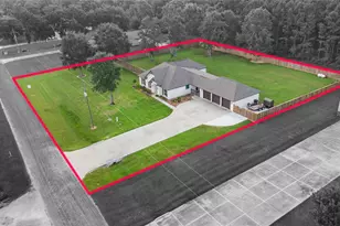 572 Pinchback Dr, Anahuac, TX 77514 - Photo 2