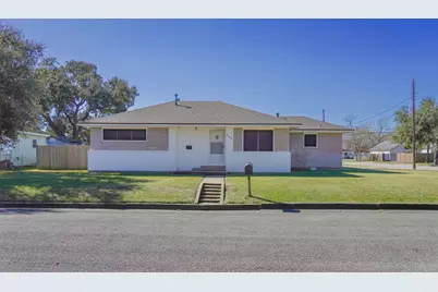 502 S Washington Street, El Campo, TX 77437 - Photo 2