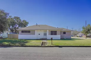 502 S Washington St, El Campo, TX 77437 - Photo 2