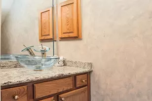 8915 Wallington Dr, Houston, TX 77096 - Photo 14
