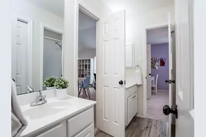 8915 Wallington Drive, Houston, TX 77096 - Photo 28