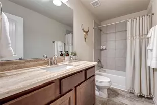 546 Green Meadows Dr, West Columbia, TX 77486 - Photo 20